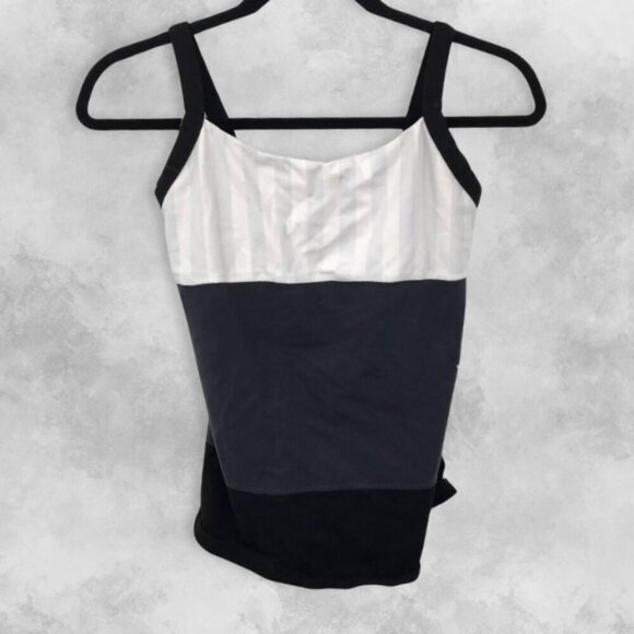 Lululemon Tank Top Sleeveless Stretch Fabric Built-In Sports Bra Black Women's 8 - Picture 1 of 7